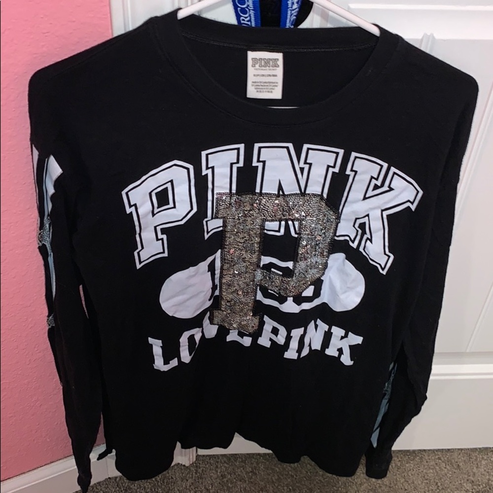pink shirt